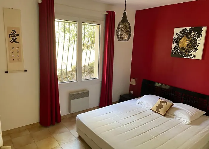 Hébergement de vacances La Palombière *